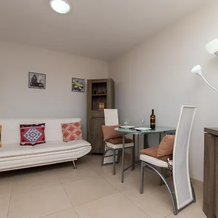 Summerland 11 - One Bed With Pool View And Wifi Internet Apartmán Los Cristianos (Tenerife)