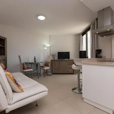 Summerland 11 - One Bed With Pool View And Wifi Internet *